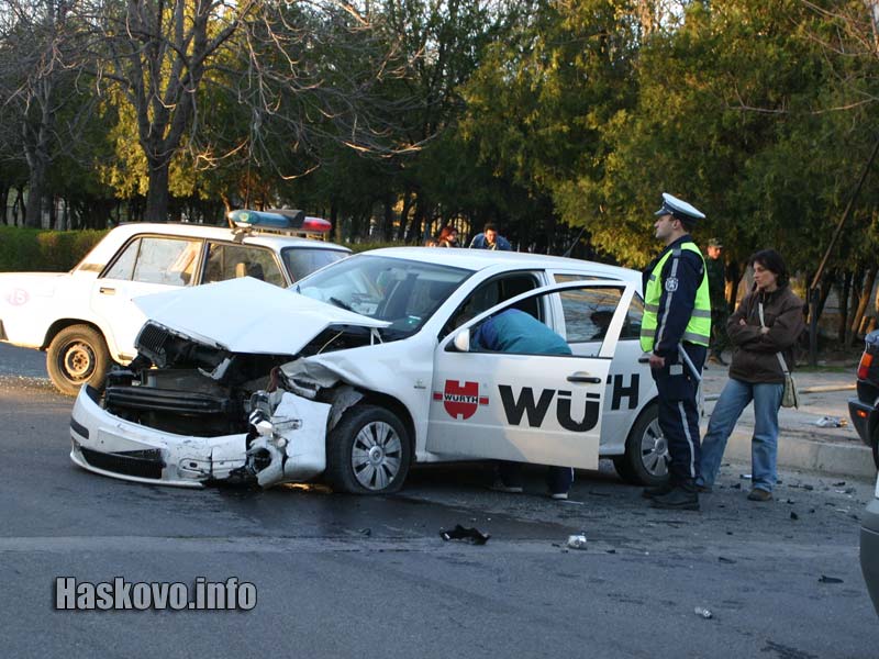 Шкодата не е спряла на знак Стоп Шкодата не е спряла на знак Стоп