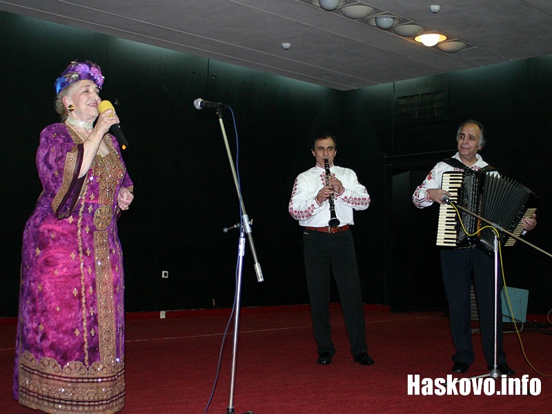 Народната певица Пенка Павлова Народната певица Пенка Павлова