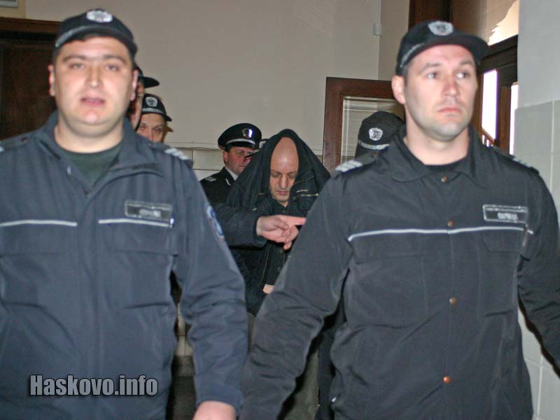Другите обвиняеми не пожелаха да бъдат снимани