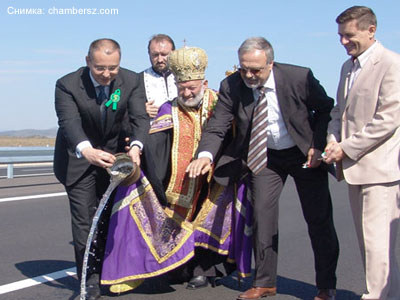 Станишев и Гагаузов при откриването на участък от магистралата