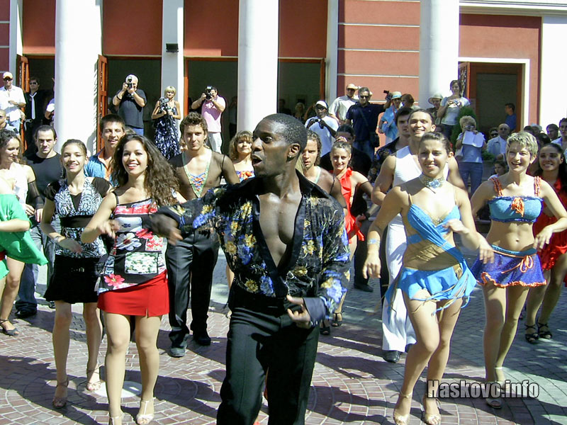 Алфредо Торес предвожда Латино Фиестата Алфредо Торес предвожда Латино Фиестата