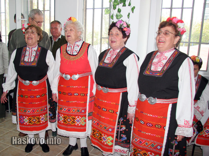 Музикалната формация към клуба Музикалната формация към клуба