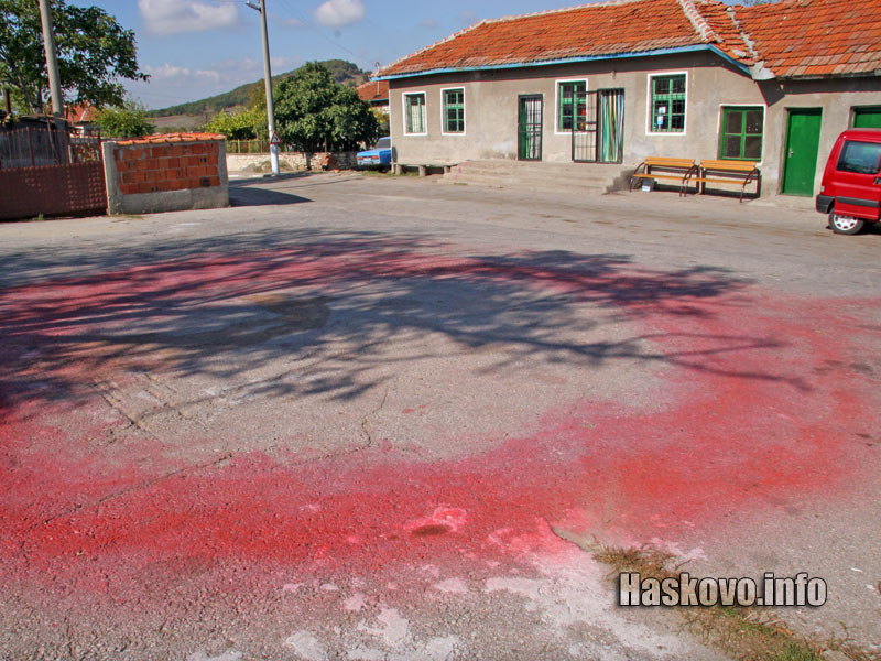 Селският площад след обработката Селският площад след обработката