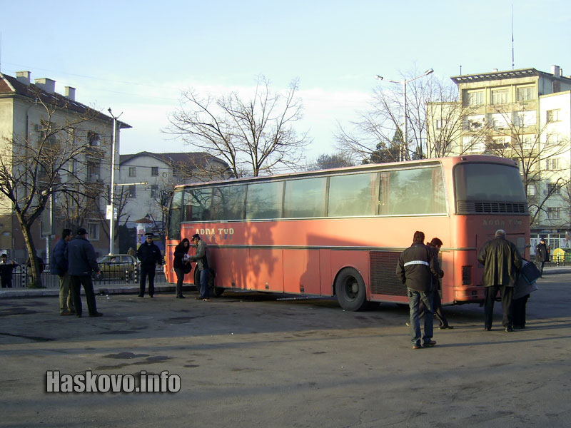 Автобусът беше откаран за експертиза Автобусът беше откаран за експертиза