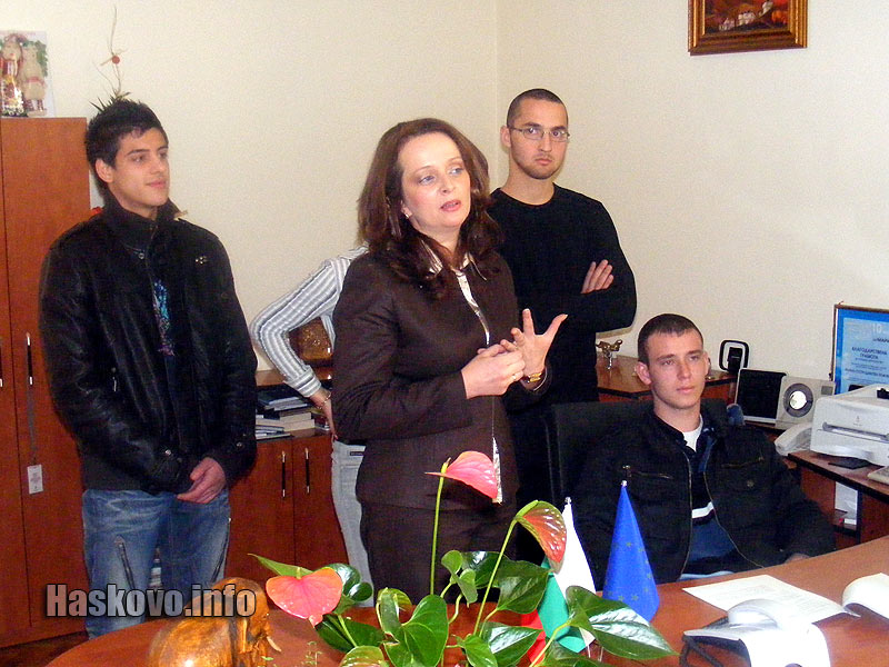Райна Йовчева даде съвети на заместника си и неговите помощници Райна Йовчева даде съвети на заместника си и неговите помощници