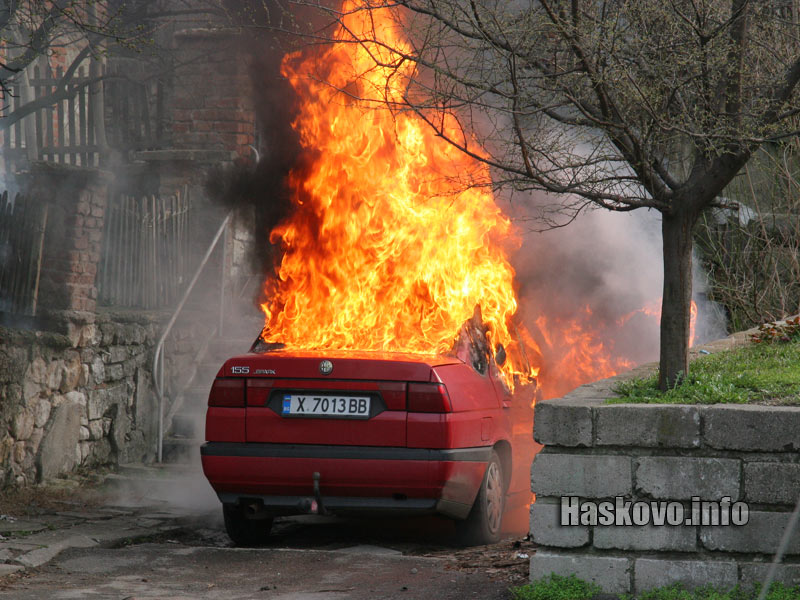 Горящият автомобил
