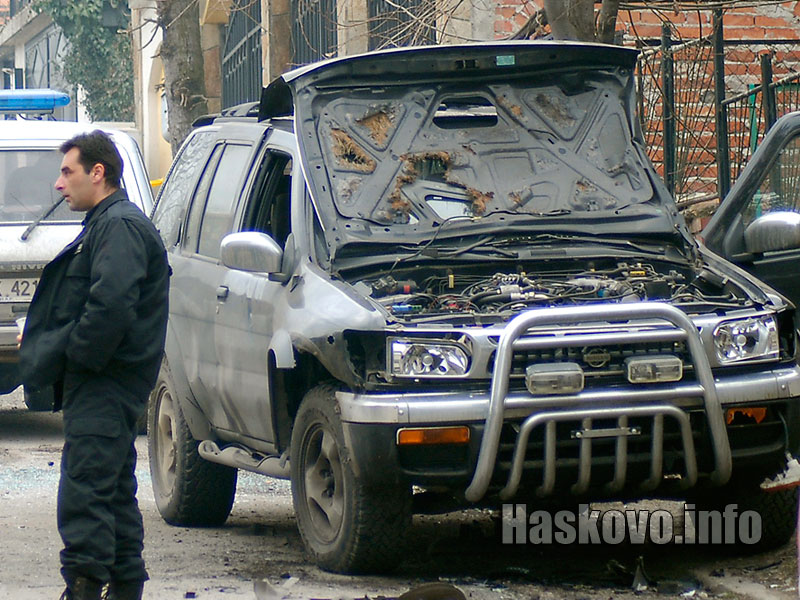 Взривения автомобил Взривения автомобил