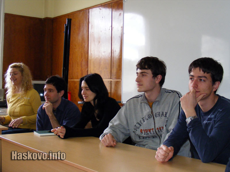 Младите дебатьори Младите дебатьори