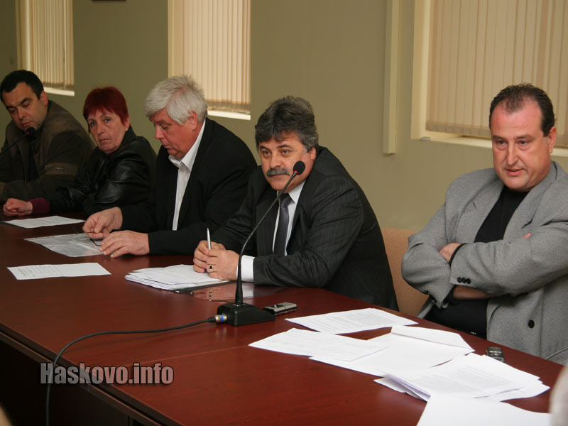 Консултациите за РИК