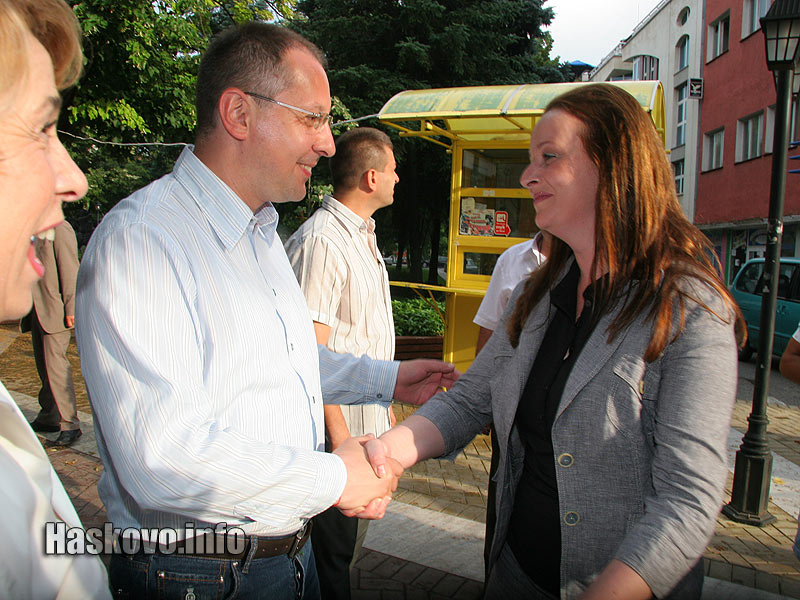 Йовчева посрещна Станишев в Хасково Йовчева посрещна Станишев в Хасково