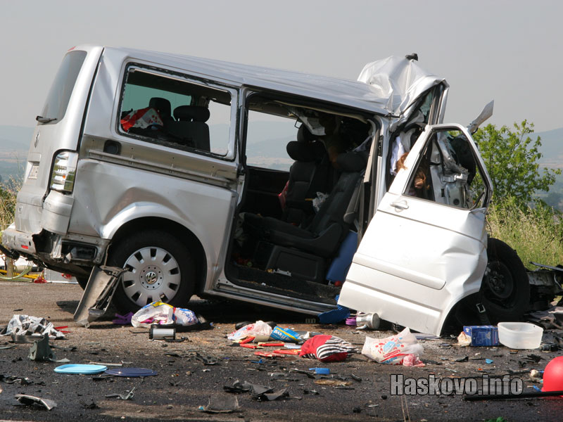 Микробусът