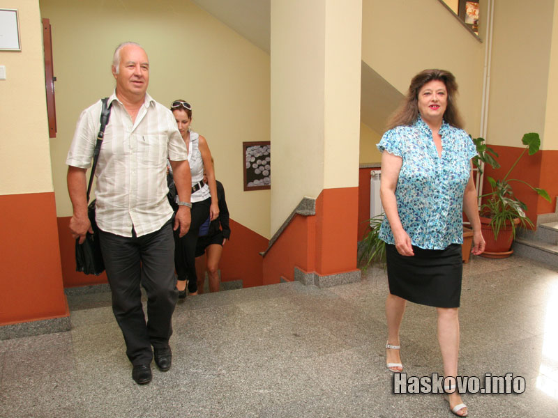 За да се срещне с ръководството на общината в Хасково пристигна авторът на химна на града Стефан Диомов За да се срещне с ръководството на общината в Хасково пристигна авторът на химна на града Стефан Диомов
