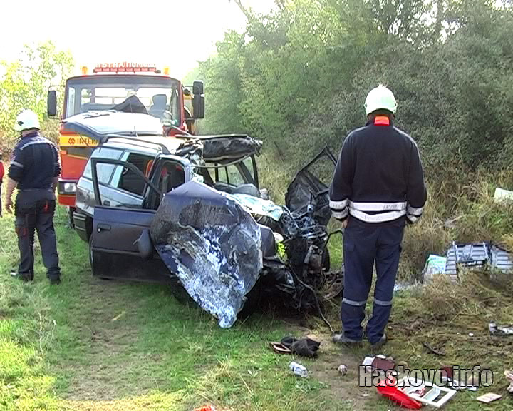 Смачканата кола