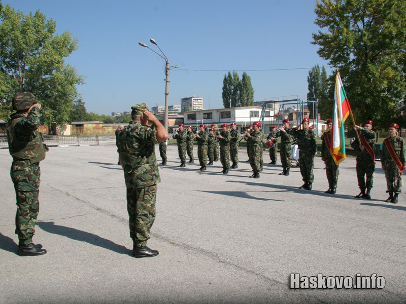 Военни Военни