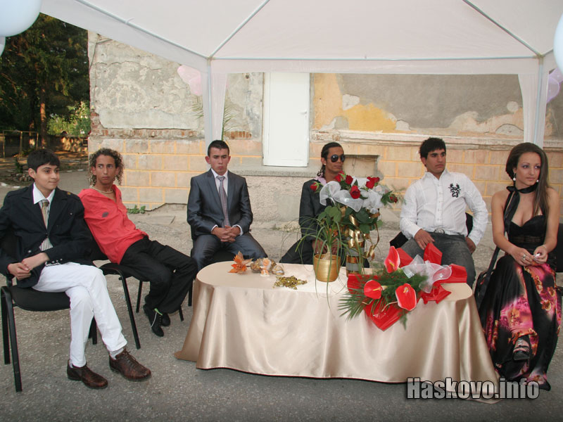 Абитуриентите