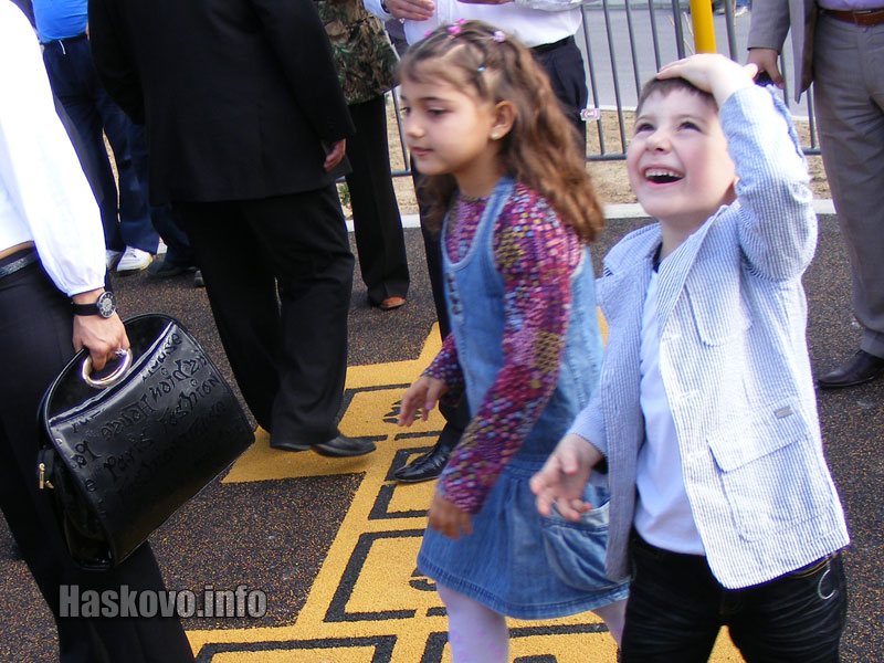 Детската площадка Детската площадка