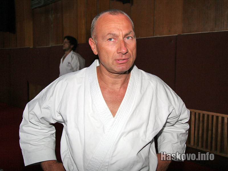 Тони Петров Тони Петров