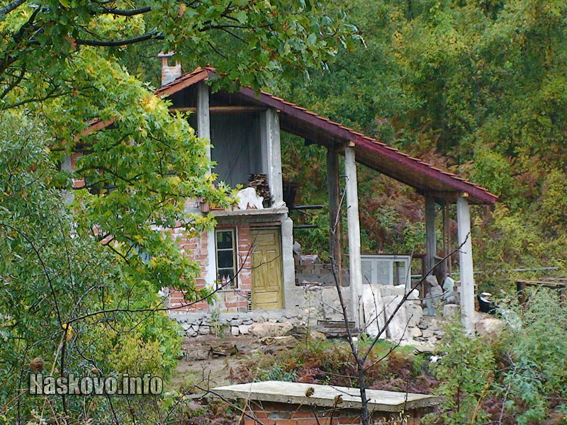 Постройките на брега Постройките на брега