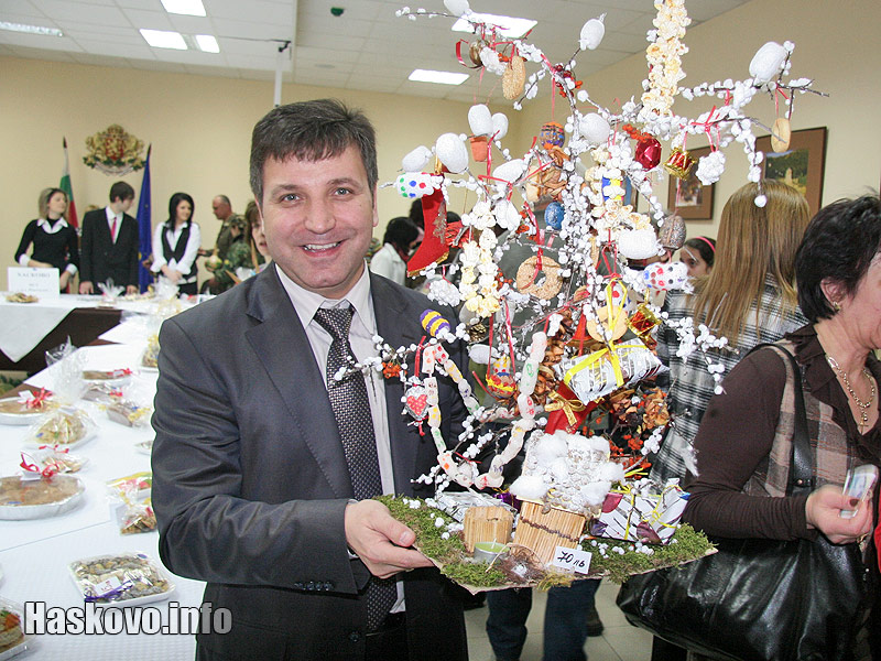 Областният управител Румен Данев си купи еко аранжировка