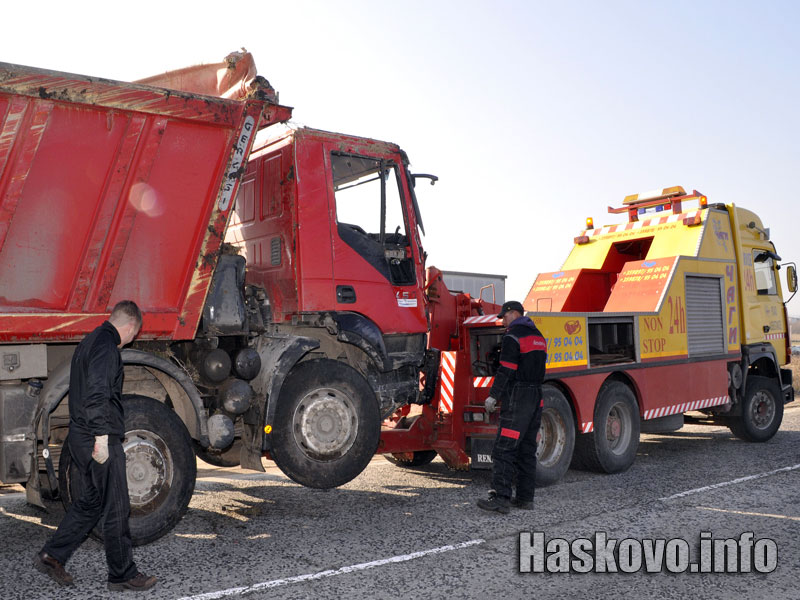 Камионът бе изтеглен