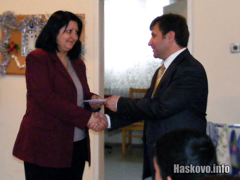 Румен Данев връчи дарение