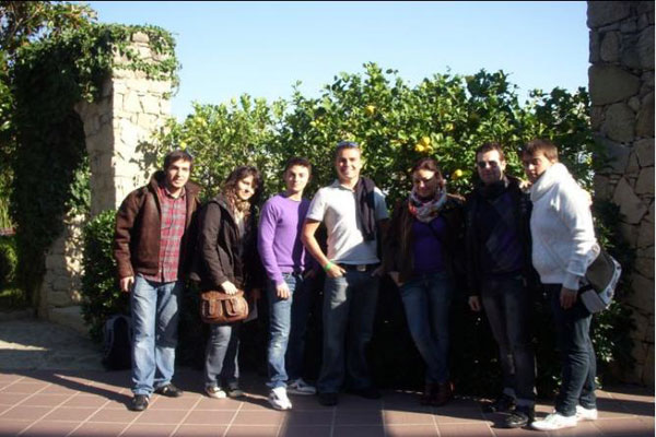 Доброволците