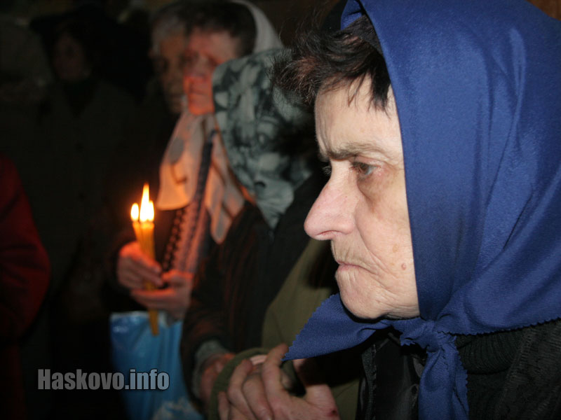 Митрополит Николай донесе мощите на свети Харалампий в Черногорово