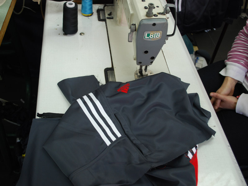 Производство на Адидас Производство на Адидас