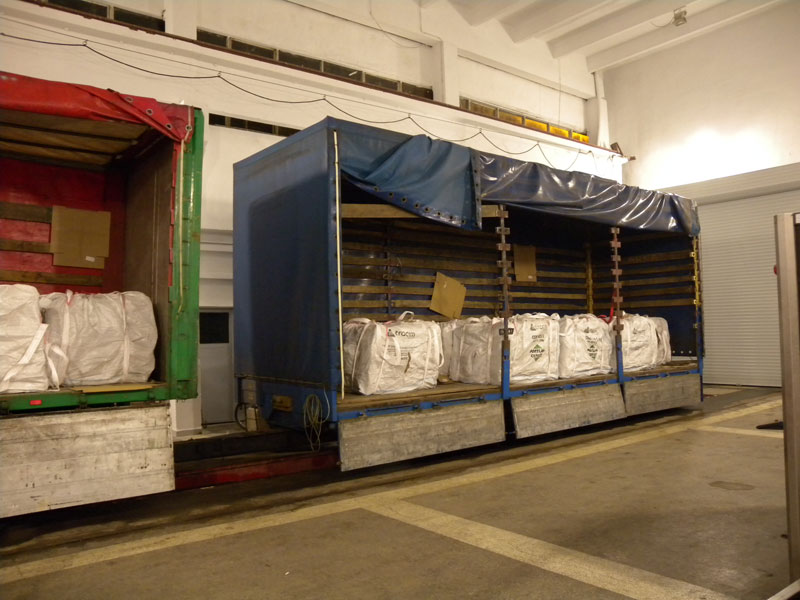 Товарният автомобил