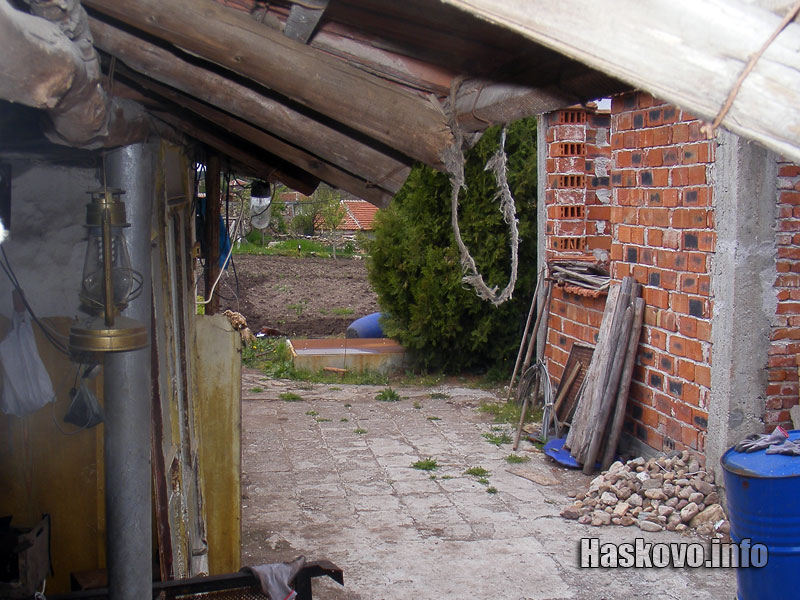 Къщата, където момичето се е обесило