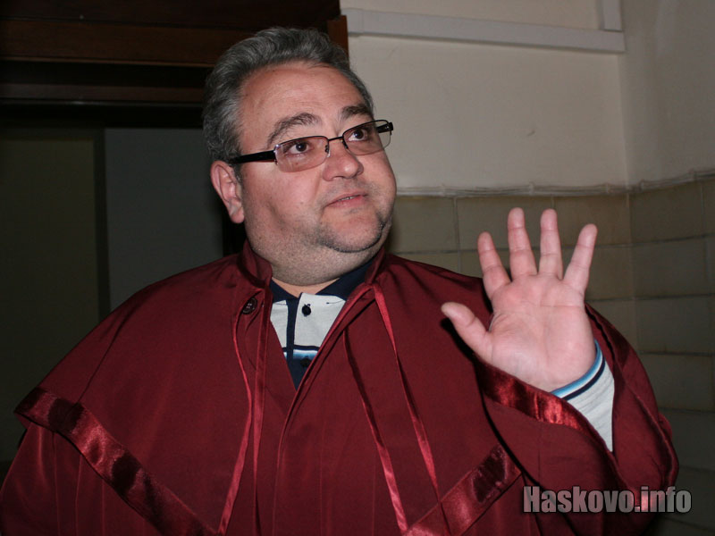 Антон Попов