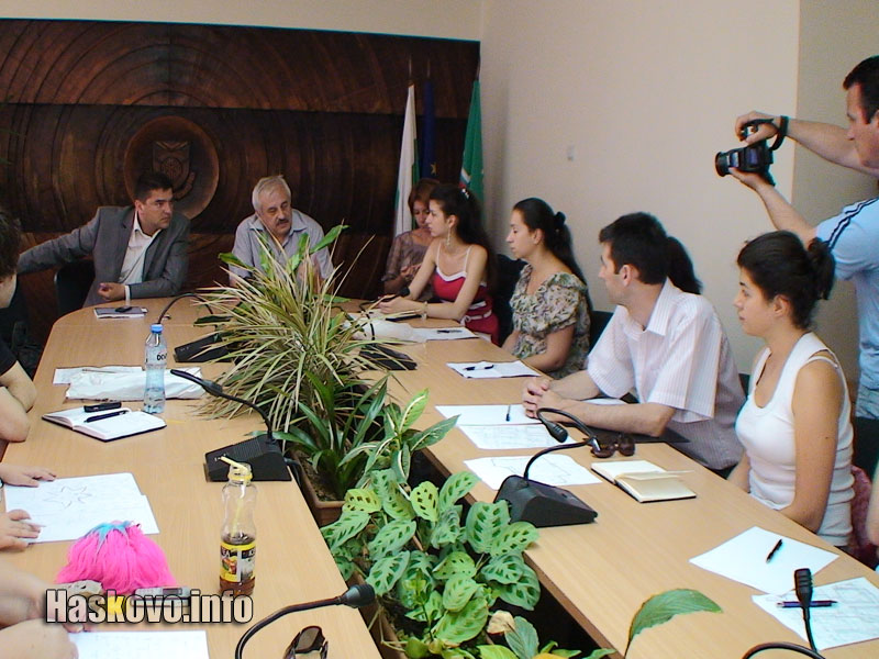 Студентите се срещнаха с кмета Стефан Димитров