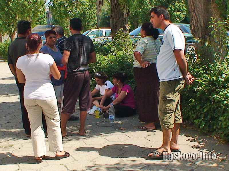 Близките на задържаните