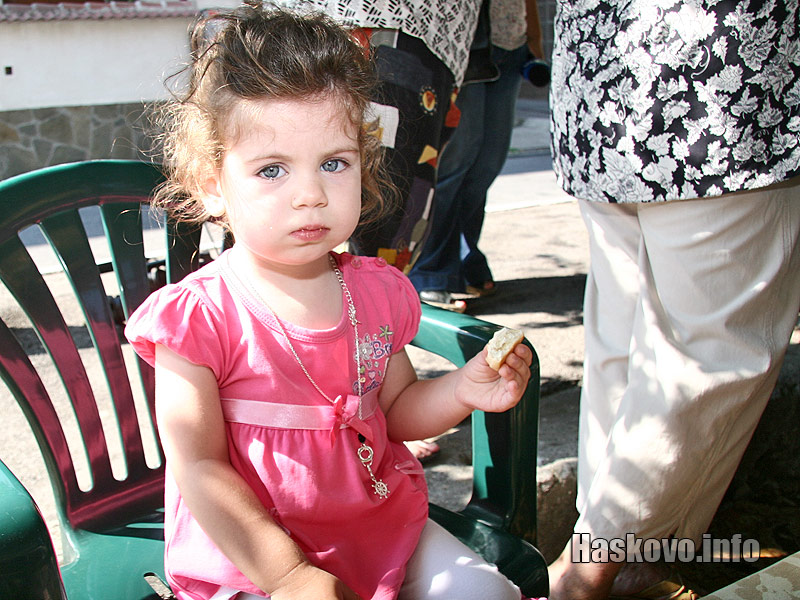 2-годишната Мирослава 2-годишната Мирослава