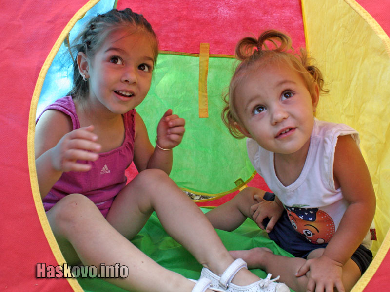 Най-доволни от забавленията бяха децата Най-доволни от забавленията бяха децата