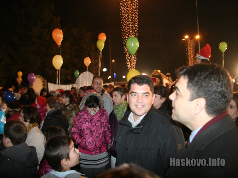Запалването на светлините на елхата Запалването на светлините на елхата