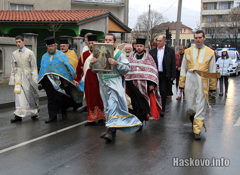 шествие, архив