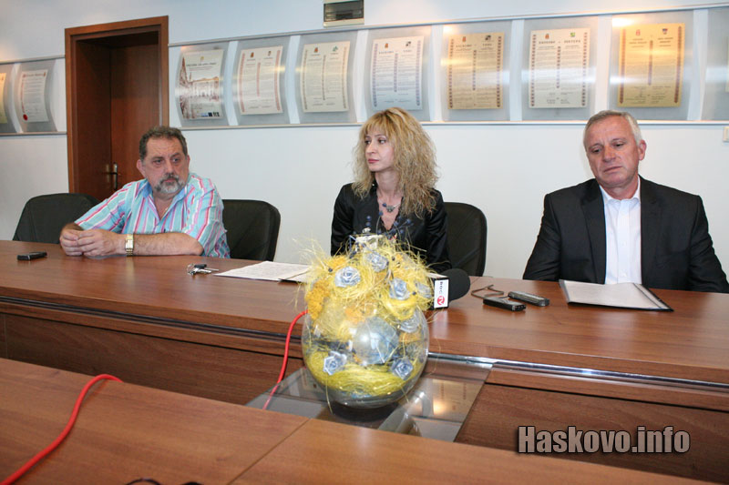 С песните на Ари