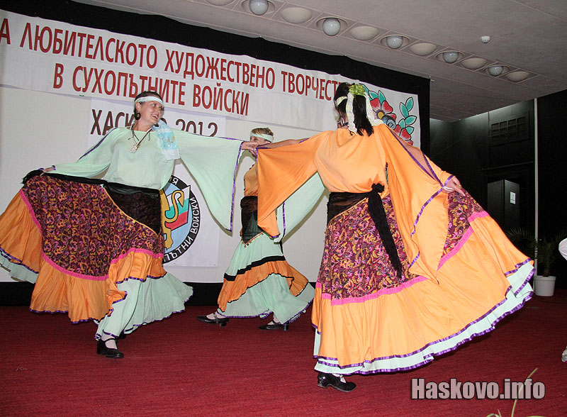 Самодейните състави на военните Самодейните състави на военните