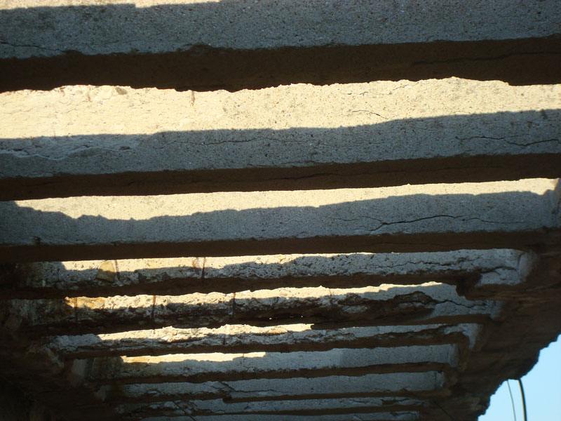 Рушащ се покрив Рушащ се покрив