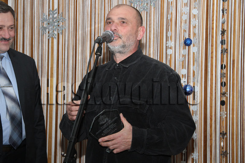 Коледният бал Коледният бал