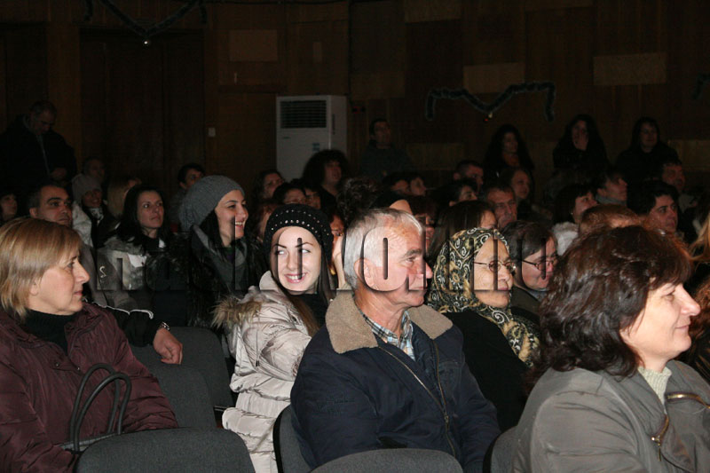 Спектакълът` Спектакълът`