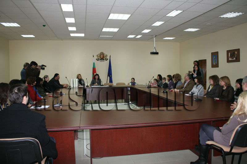 Връчването на средствата