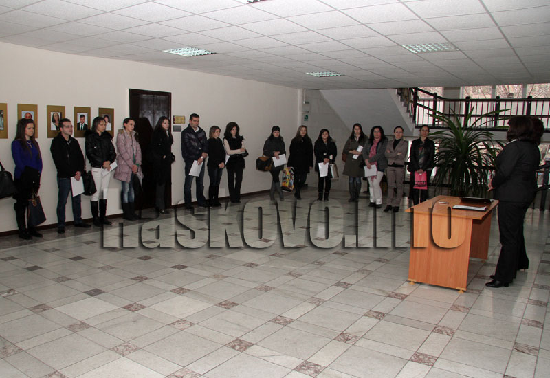 Млади висшисти Млади висшисти