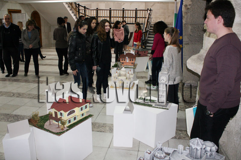 Изложбата Изложбата