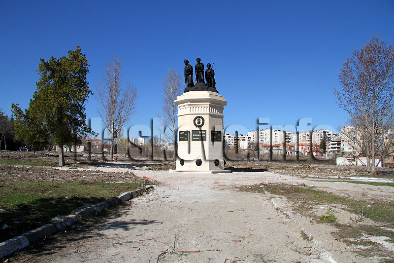 Паметник