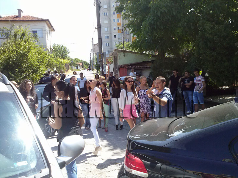 Абитуриенти