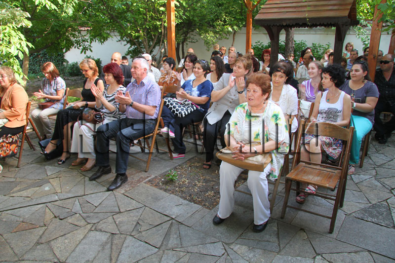 Връчването на дипломите Връчването на дипломите