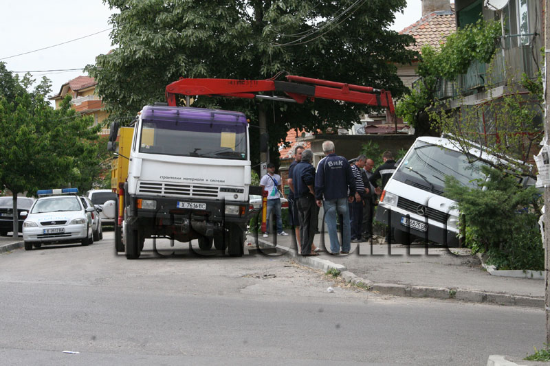 Камионът Камионът