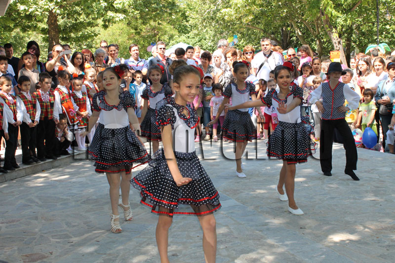 Празникът Празникът